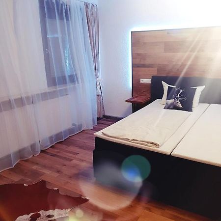 Gasthaus Zum Hirsch Hotel Lampoldshausen Bagian luar foto